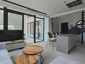 Living area - Trapezia Luxus Wohnen - Sapphire by Interhome (Kolympia)