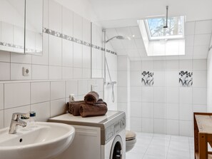 Bathroom - FeWo Wolli by Interhome (Bodstedt)