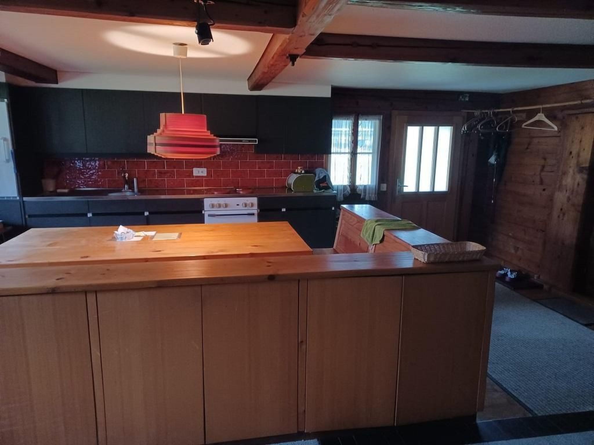 Kühlschrank, Ofen, Kochgeschirr/Geschirr/Besteck