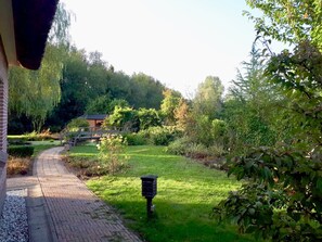 المنطقة المحيطة بالمنشأة