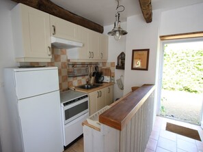 Fridge, microwave, oven, dishwasher - La Retenue de Lizandré by Interhome (Plouha)
