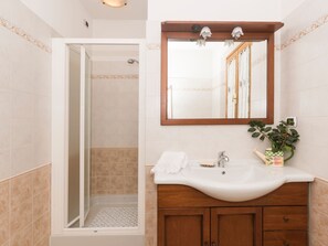 Bathroom - Toskana140 Villa La Piccola by Interhome (Camaiore)