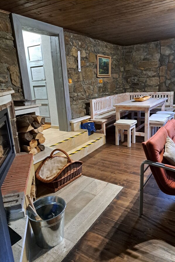 المنشأة من الداخل