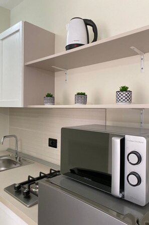 Fridge, microwave, cookware/dishes/utensils - Scala dei Turchi Palace Suiten für 4 Personen in Realmonte by Interhome (Alessandria della Rocca)