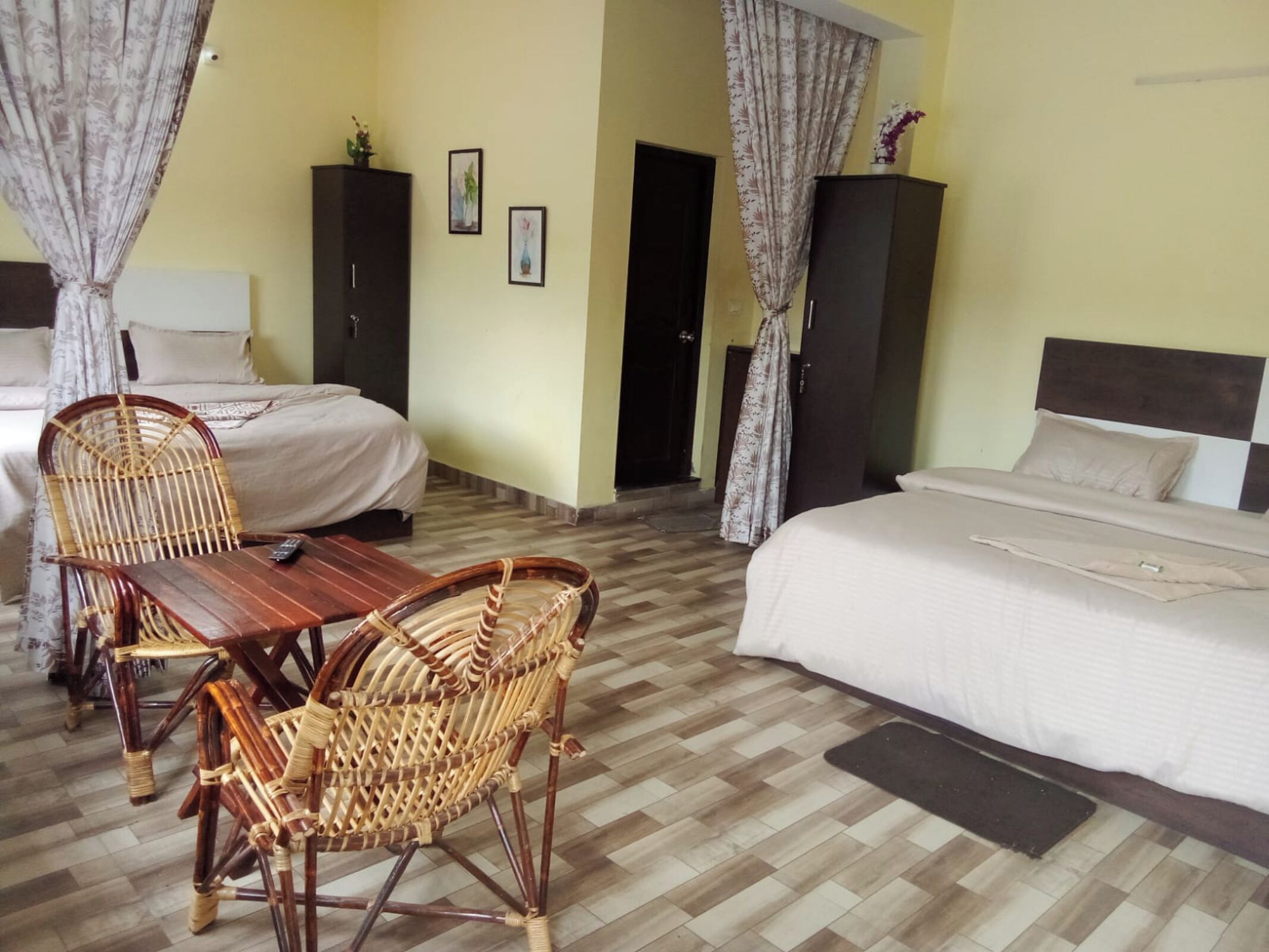 Suite | Caja fuerte, camas supletorias, wifi gratis y ropa de cama