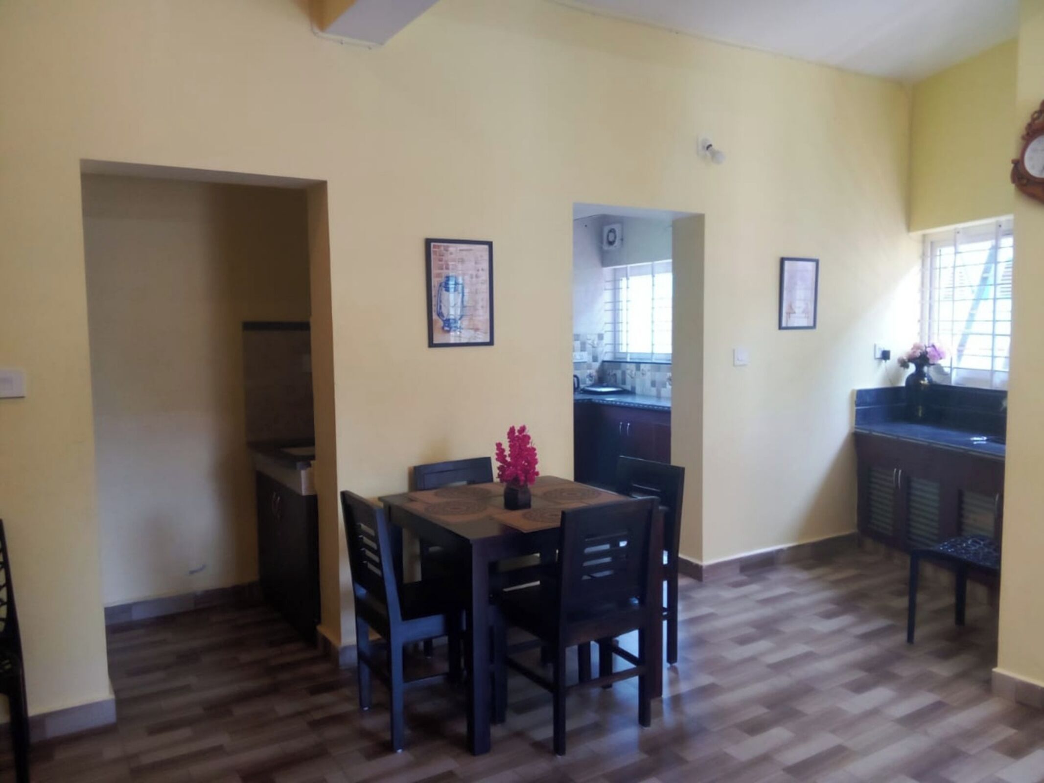 Habitación doble | Caja fuerte, camas supletorias, wifi gratis y ropa de cama