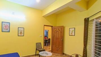 Double Room | In-room safe, rollaway beds, free WiFi, bed sheets