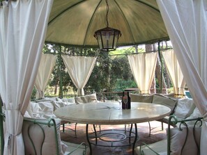 Outdoor dining - Girasole bei Holiday World by Interhome (Castagneto Carducci)