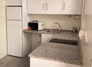 Comfort Studio, Kitchenette | Private kitchen - Estudio cerca de la playa y del centro  (Conil de la Frontera)