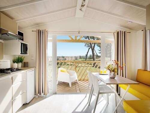 in Hohenlychen mit Grill, Loggia 3 by Interhome
