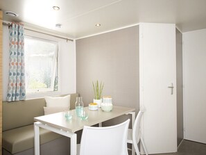 Dining - Mobilheim Lagune II in Lychen by Interhome (Lychen)
