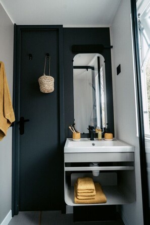 Bathroom - in Hohenlychen mit Grill, Loggia 5 by Interhome (Lychen)