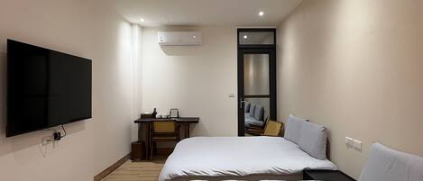 Family Room | Free WiFi