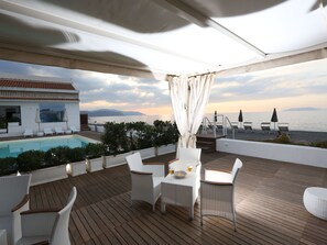 Outdoor dining - Schöne Ferienwohnung am Meer by Interhome (Malfa)