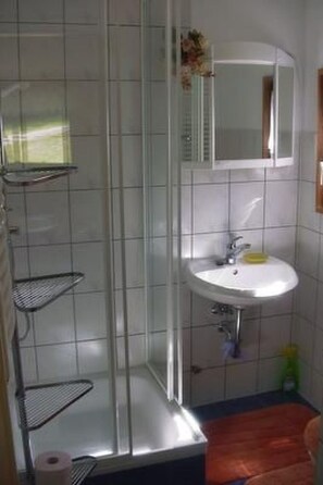 Bathroom - Ferienhäuschen am Strandbad Lychen, Bungalow by Interhome (Lychen)