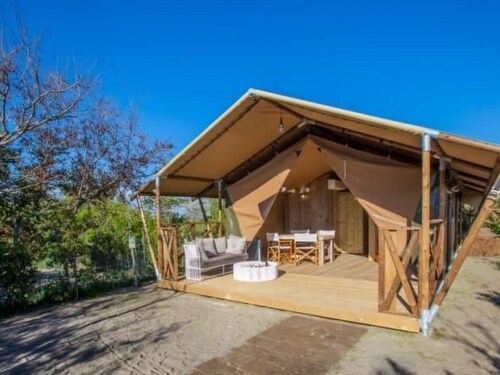 Gemütliches Safarizelt mit Grill und Garten by Interhome