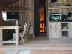 Dining - Gemütliches Safarizelt mit Grill und Garten by Interhome (Lychen)