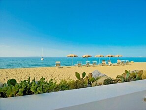Beach - Wohnung mit Grill, Terrasse und Pool by Interhome (Malfa)