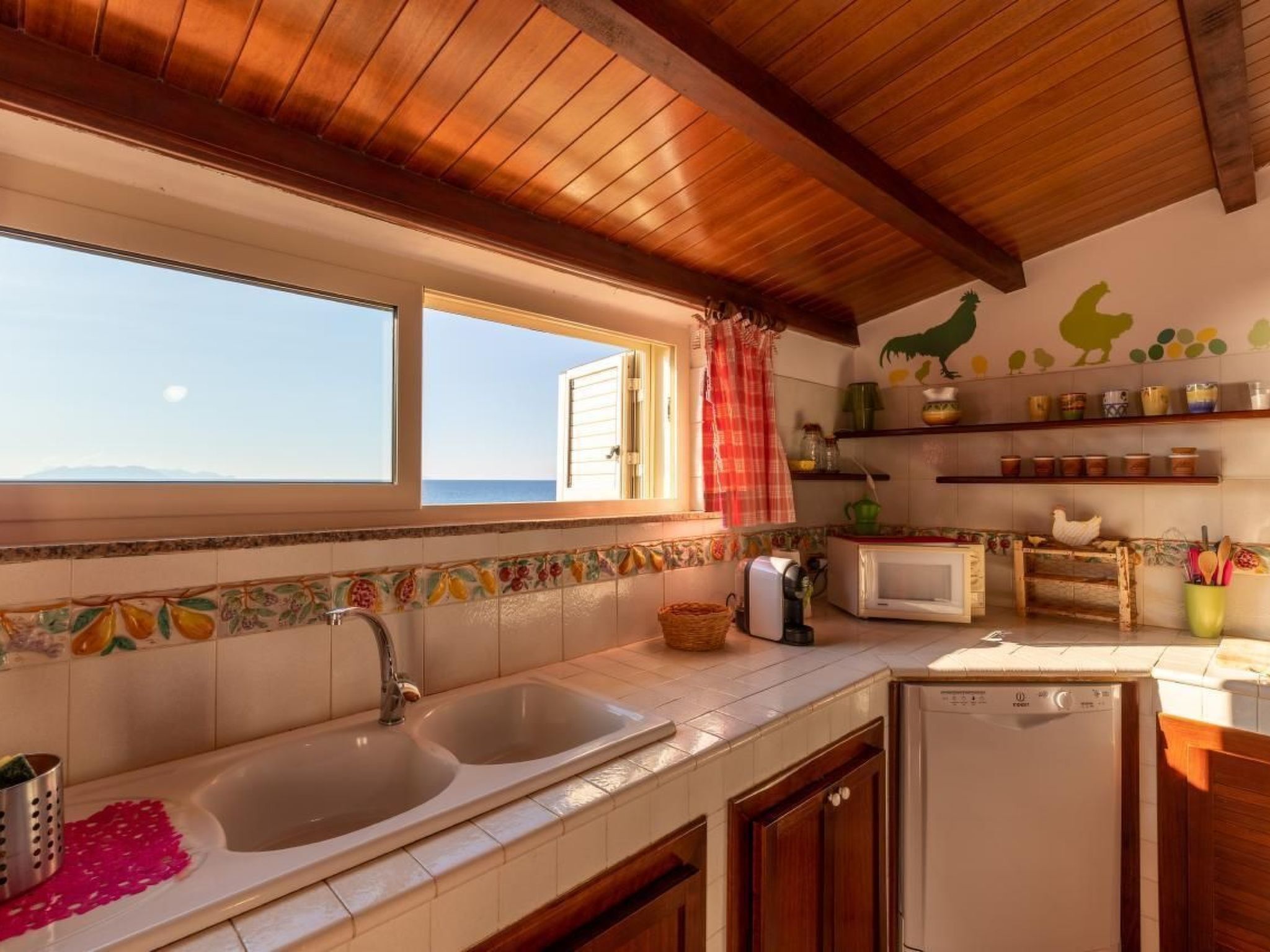 Refrigerador, microondas, horno y lavavajillas 