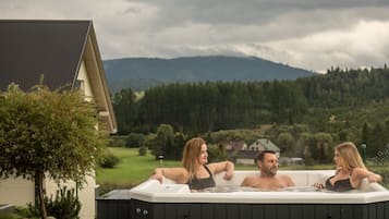 Bain à remous extérieur