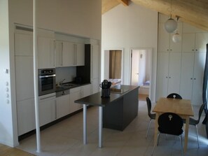 Dining - Strandnahes Ferienhaus mit Terrasse und Stellplatz by Interhome (Alt Jassewitz)