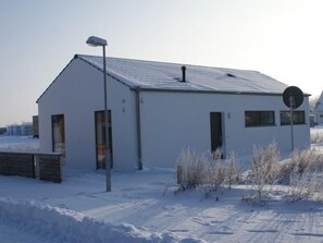 Exterior - Strandnahes Ferienhaus mit Terrasse und Stellplatz by Interhome (Alt Jassewitz)