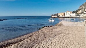 Beach - Ferienvilla 'Laura Marie' mit Wasserblick by Interhome (Bagheria)