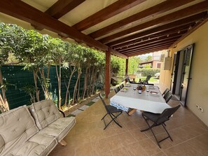 Outdoor dining - Villetta Sunrise von Holiday World by Interhome (Campofelice di Roccella)