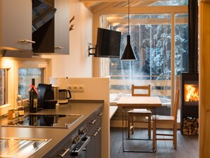 冷蔵庫、電子レンジ、オーブン、食器洗い機