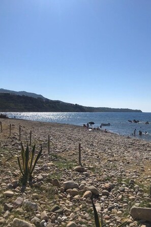 Beach - Strandhauswohnung mit Wasserblick by Interhome (Campofelice di Roccella)