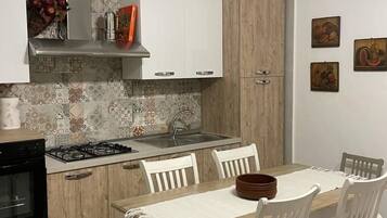 Frigorifero, forno, pentole/stoviglie/utensili