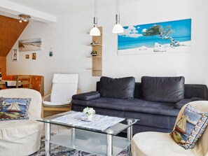 TV - Haus Delphin by Interhome (Bodstedt)