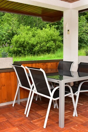 Outdoor dining - Appartement in Saig mit Garten und Grill by Interhome (Lenzkirch)