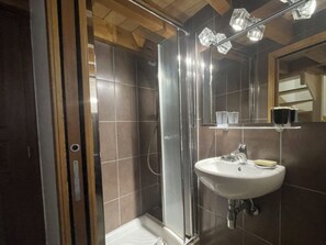 Bathroom - Wohnung mit Blick auf das Wasser by Interhome (Collioure)