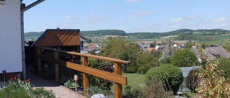 المنطقة المحيطة بالمنشأة