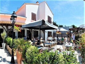 Outdoor dining - Standort mobil home 2 chambres by Interhome (Saint Jean de Monts)