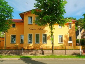 Exterior - mit eigenem Parkplatz by Interhome (Bansin)