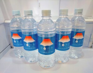 Asciugacapelli, bidet, asciugamani, sapone