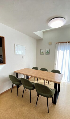Dining - Frog Inn. Fuji-Best location for Mt.fuji area!! (富士宮市)