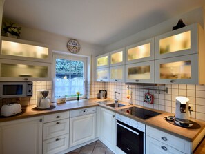 Fridge, microwave, oven, dishwasher - Familiäres, charmantes Appartement in Zingst by Interhome (Ostseebad Zingst)
