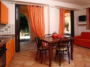 Dining - Flache Limone by Interhome (Gioiosa Marea)