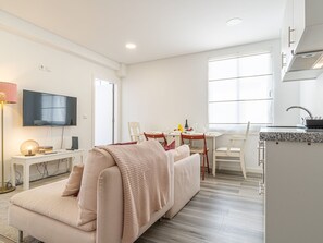 TV - Tanoeiros Wohnung by Interhome (Madeira/Funchal)