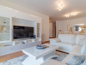 TV - mit gemeinschaftlichem Pool by Interhome (Madeira/Funchal)