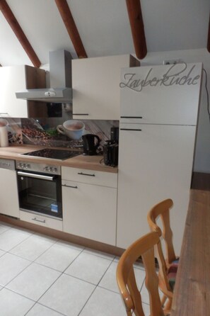 Frigorifero, microonde, forno, lavastoviglie