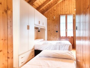 Room - Wohnung im Dorfzentrum Ronco 5 by Interhome (Macugnaga)