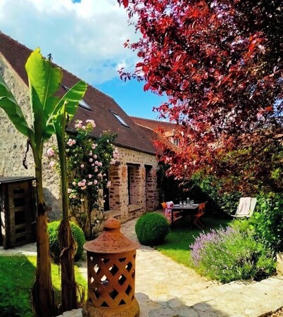 Chez Cilia Gîte bucolique 3*, private garden and path | Senlis Chantilly Asterix