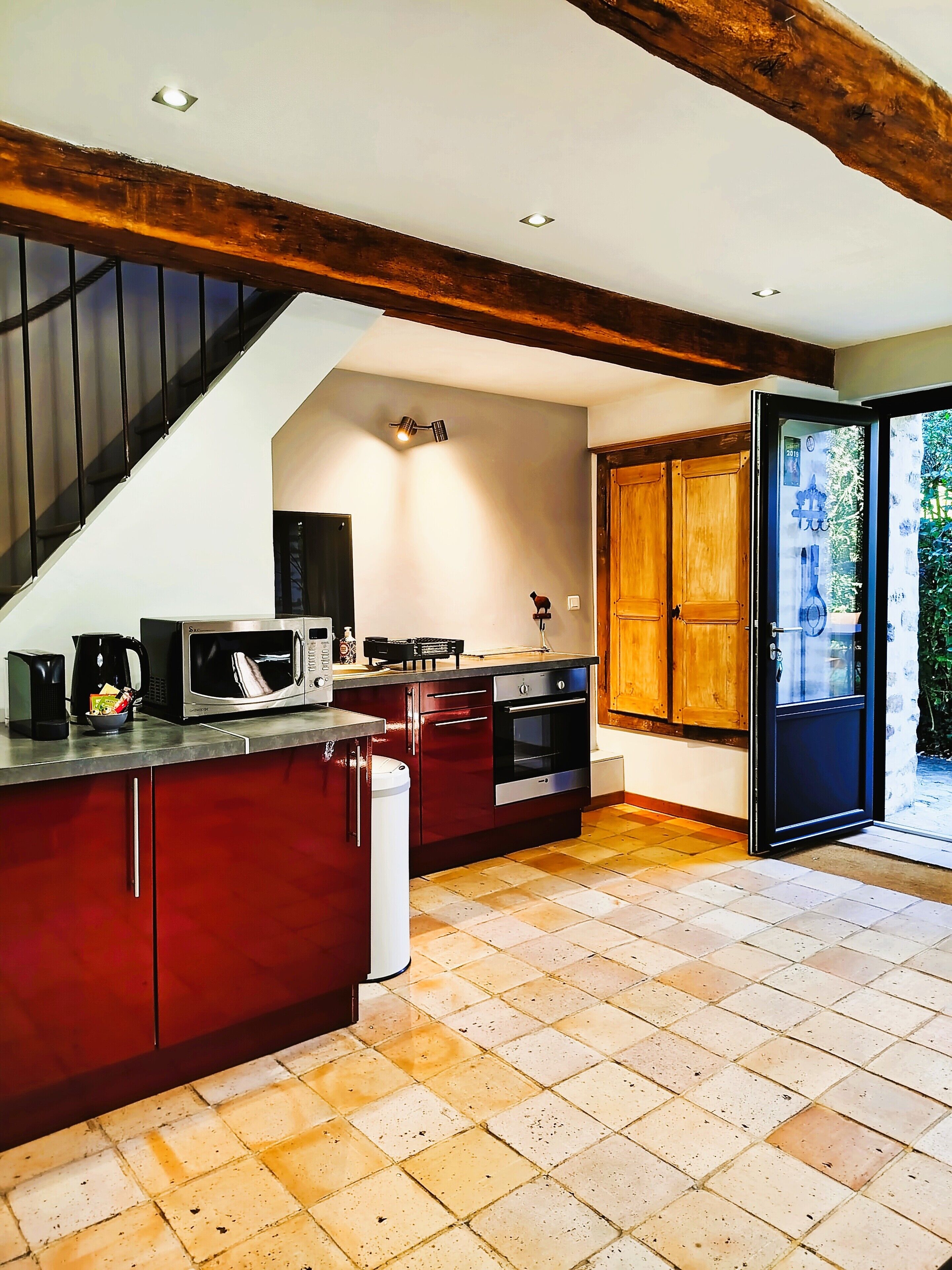 Frigorífic, microones, forn i placa de cuina 