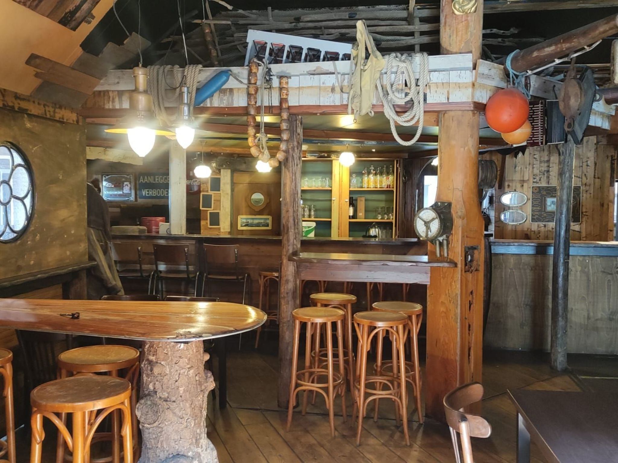 Bar (en el alojamiento)