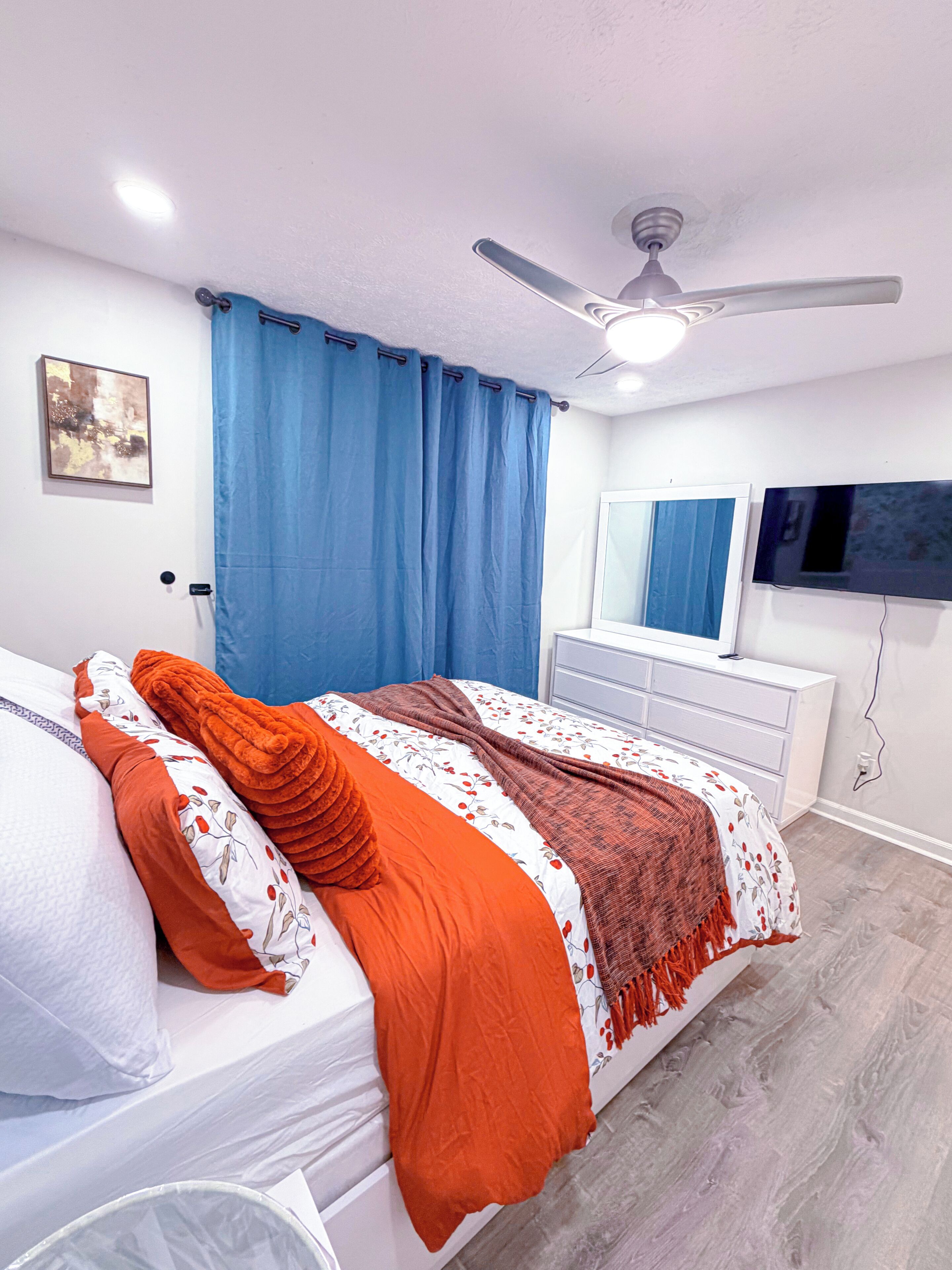 3 bedrooms, iron/ironing board, free WiFi, bed sheets