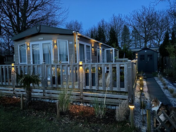 المنشأة من الخارج